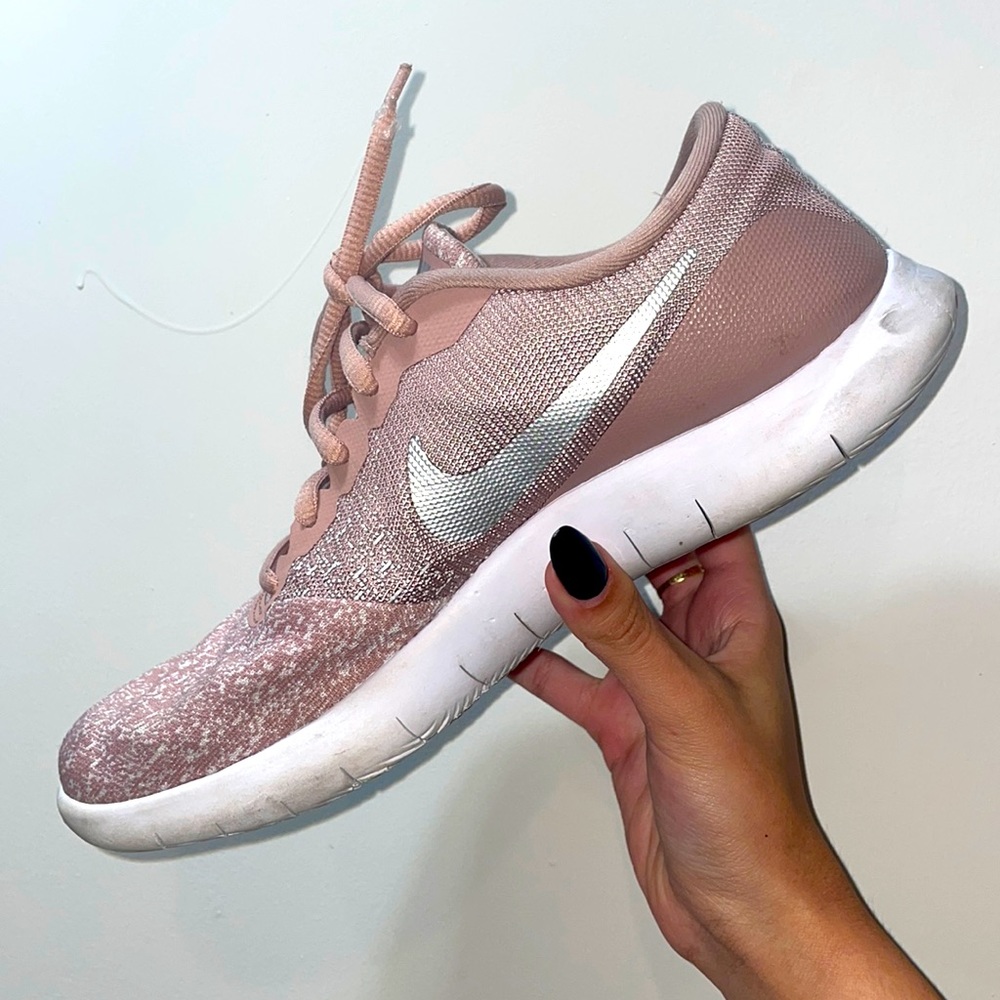 ROSE QUARTZ NIKE RUNNING SHOES